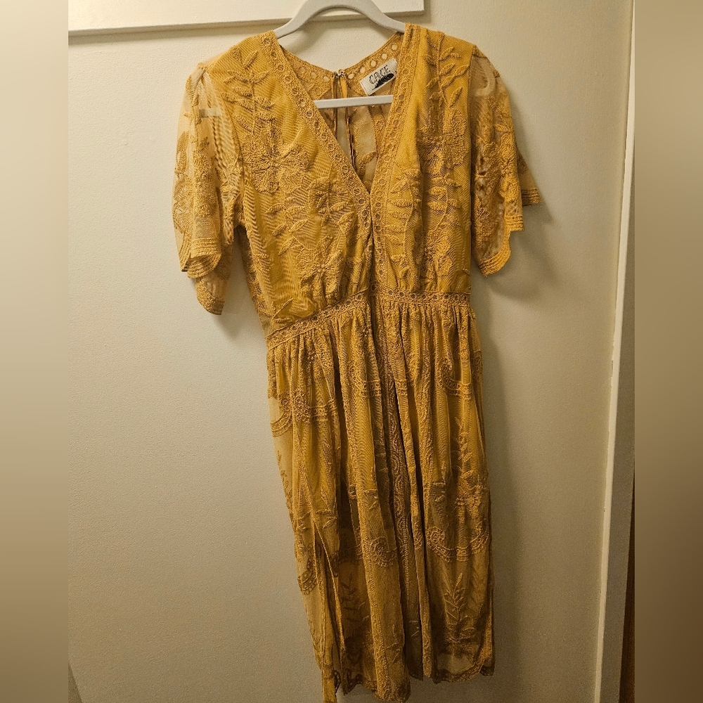 Golden Lacey Midi Dress - Shorts/ Lining